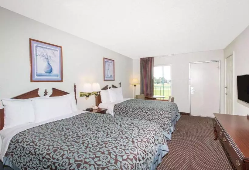 هتل Days Inn By Wyndham West Point