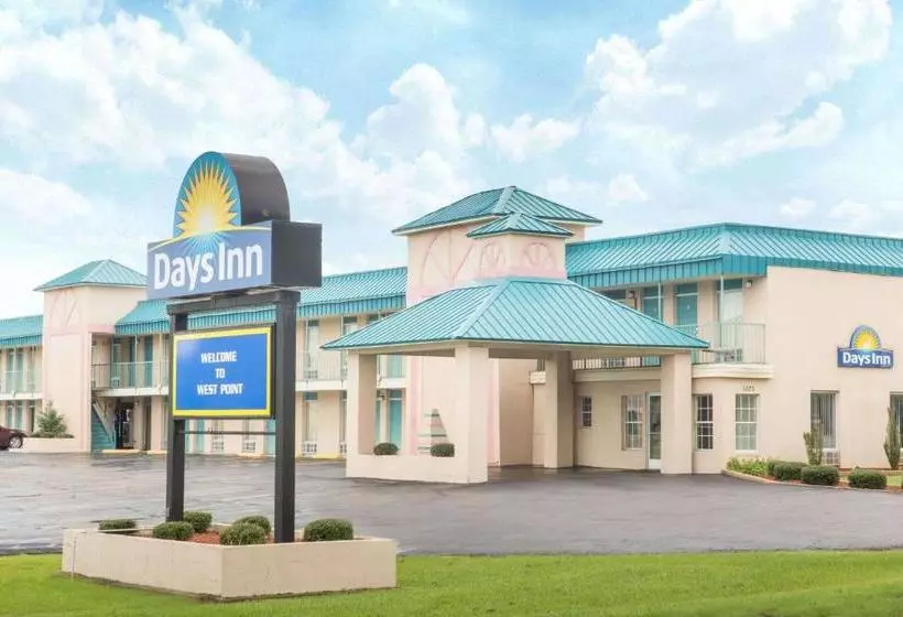 هتل Days Inn By Wyndham West Point
