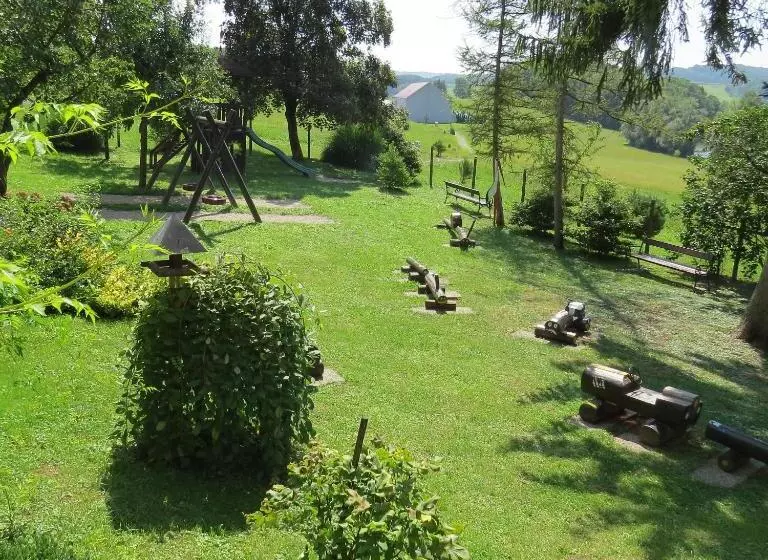 هتل šiker B&b