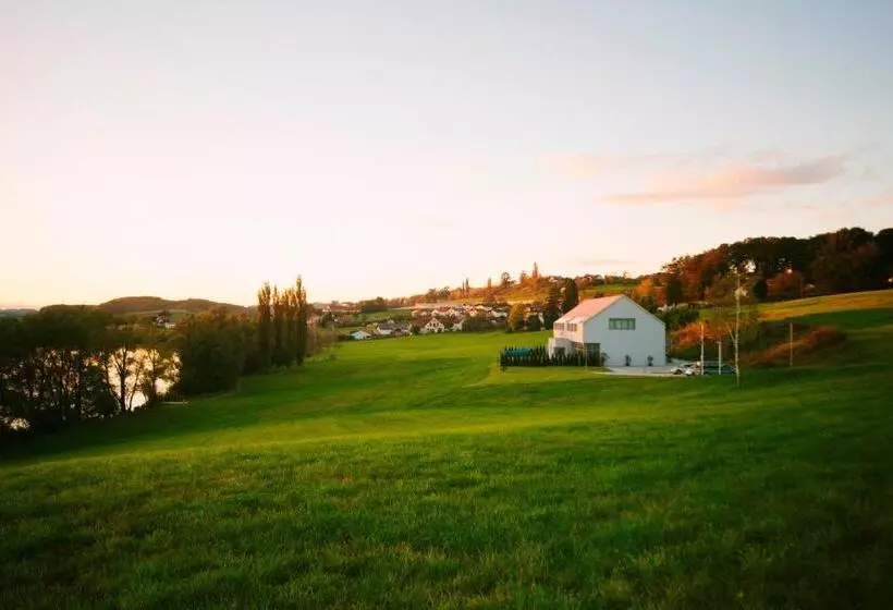 هتل šiker B&b