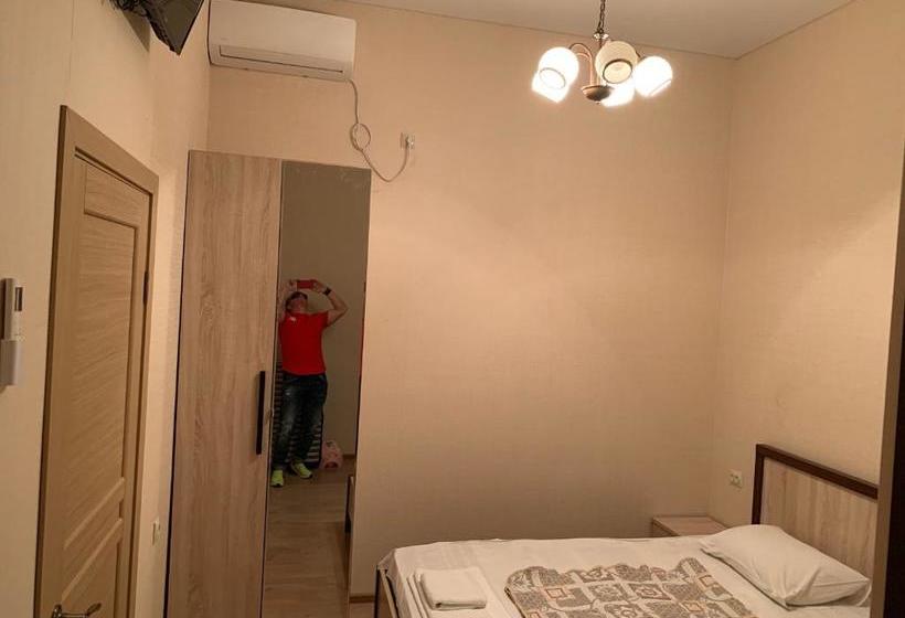 پانسیون гостевой дом монэ на воронова 86