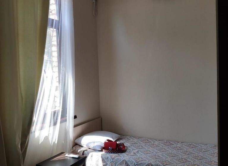 پانسیون гостевой дом монэ на воронова 86