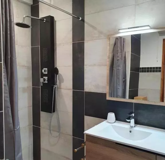 ベッドアンドブレックファースト Chambres D'hôtes La Chabrière