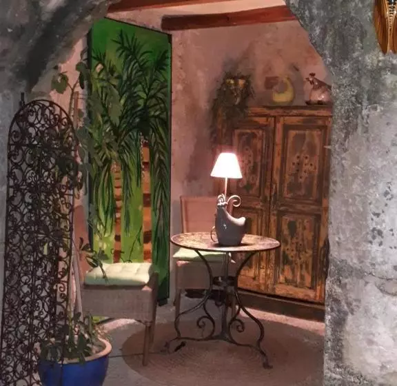 ベッドアンドブレックファースト Chambres D'hôtes La Chabrière