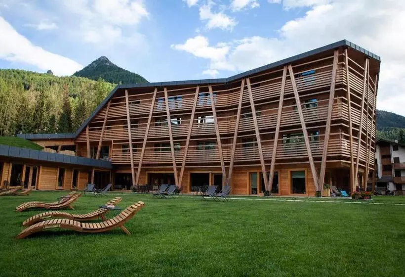 Au Charmant Petit Lac Ecohotel Parc & Spa