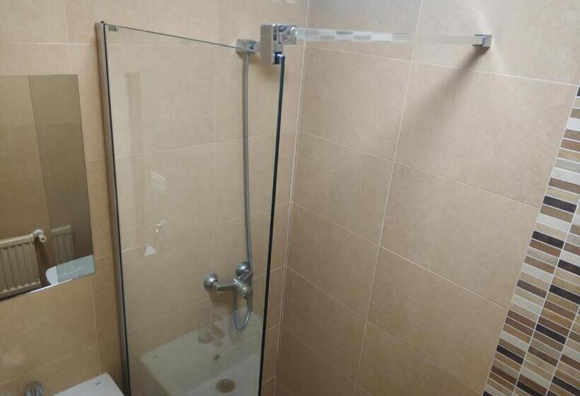 ペンション Hostal Restaurante Iruñako