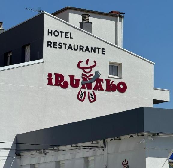 ペンション Hostal Restaurante Iruñako