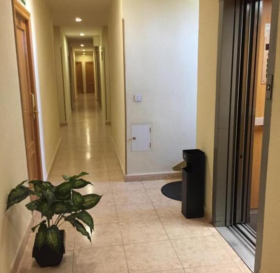 ペンション Hostal Restaurante Iruñako