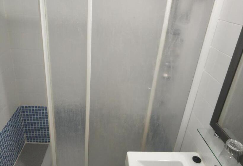 ペンション Hostal Restaurante Iruñako