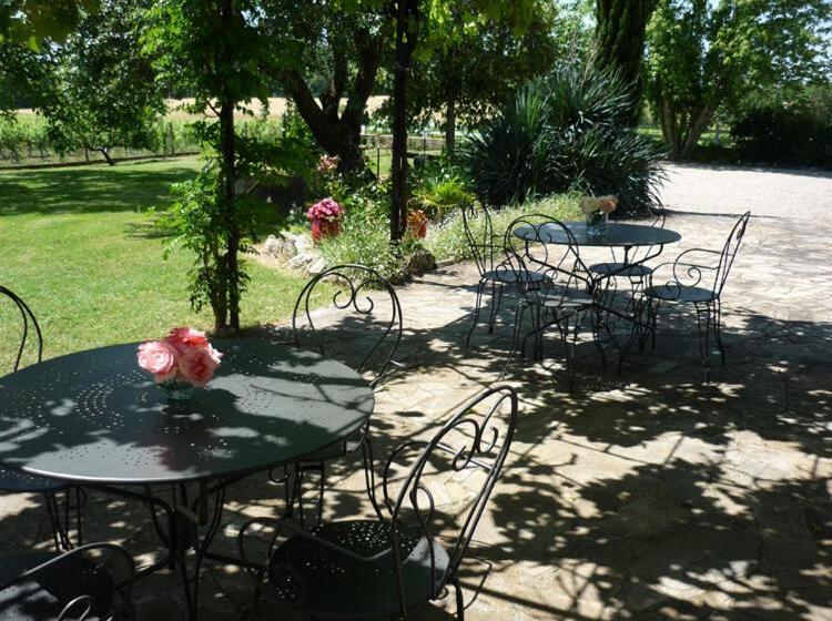 بنسيون Au Mas Du Soleil