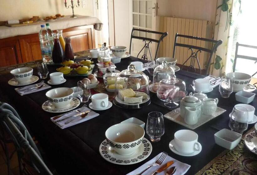 بنسيون Au Mas Du Soleil