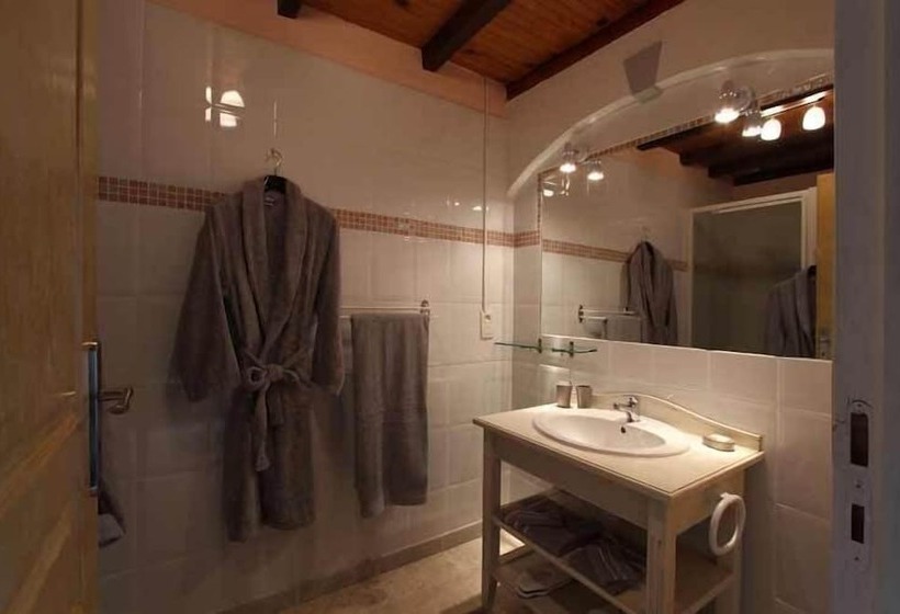 بنسيون Au Mas Du Soleil