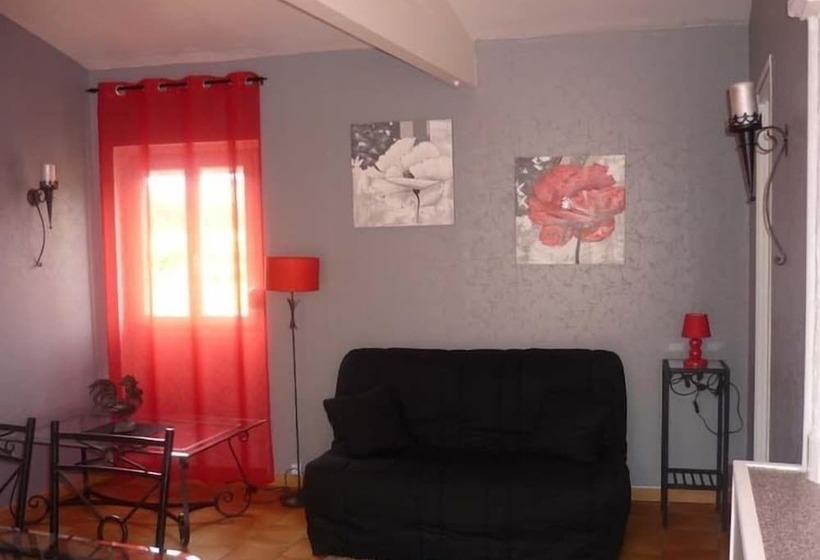 بنسيون Au Mas Du Soleil