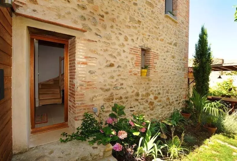 ベッドアンドブレックファースト Chambre D'hôtes La Grange