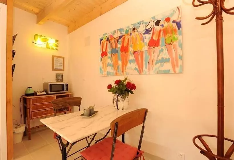 ベッドアンドブレックファースト Chambre D'hôtes La Grange