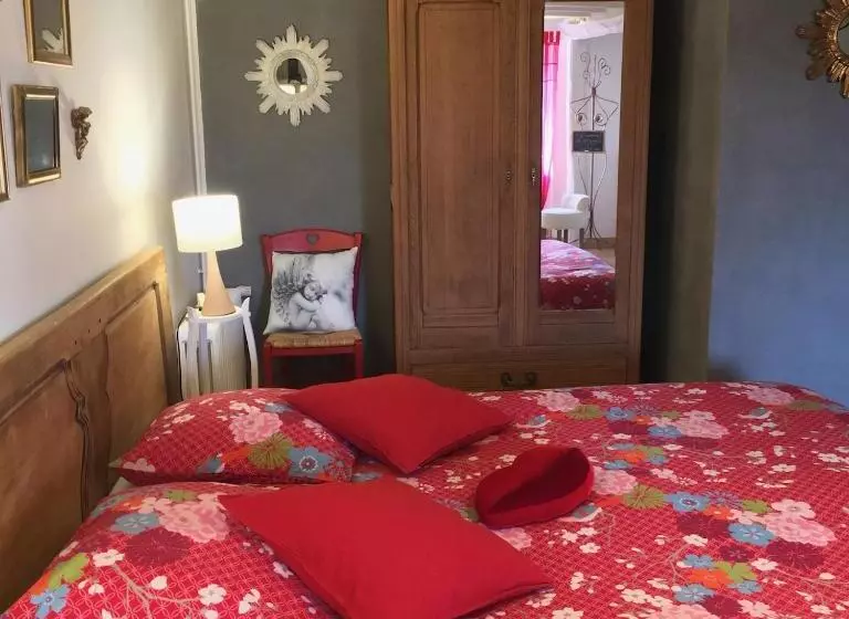 Aamiaismajoitus (B&B) Chambre D Hôtes Des Anges Proche Mont Saint Michel, L Angevinière