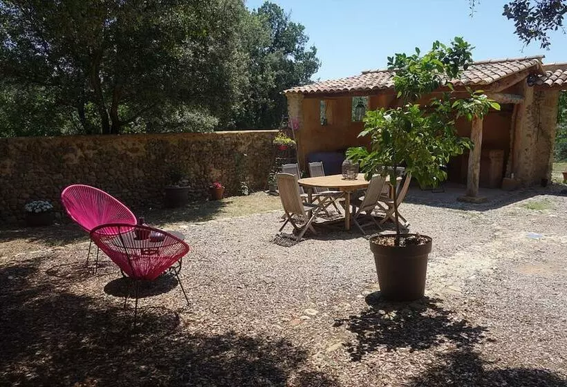 ベッドアンドブレックファースト Le Clos Des Collines. Chambre D Hôtes