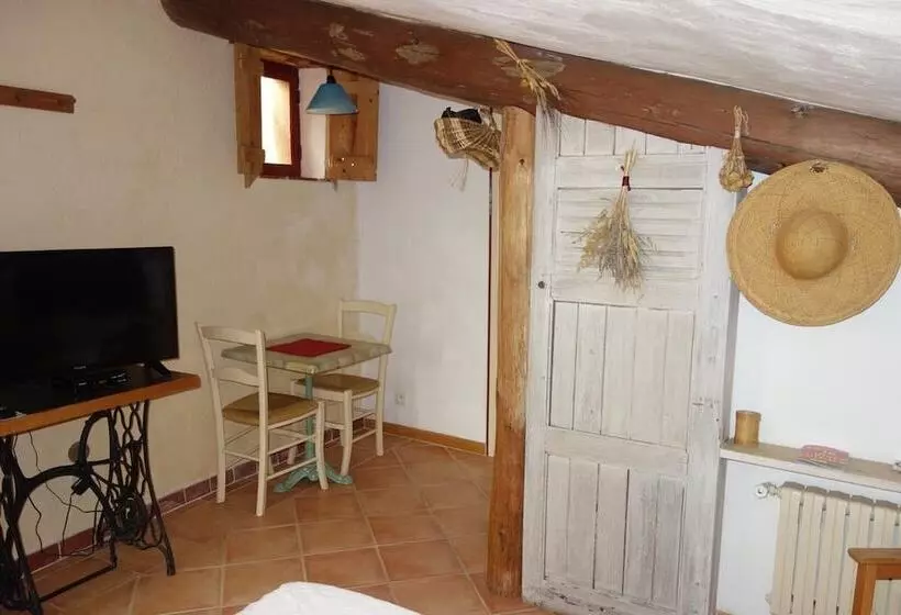 ベッドアンドブレックファースト Le Clos Des Collines. Chambre D Hôtes