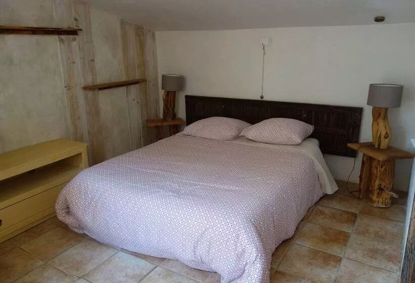 ベッドアンドブレックファースト Le Clos Des Collines. Chambre D Hôtes