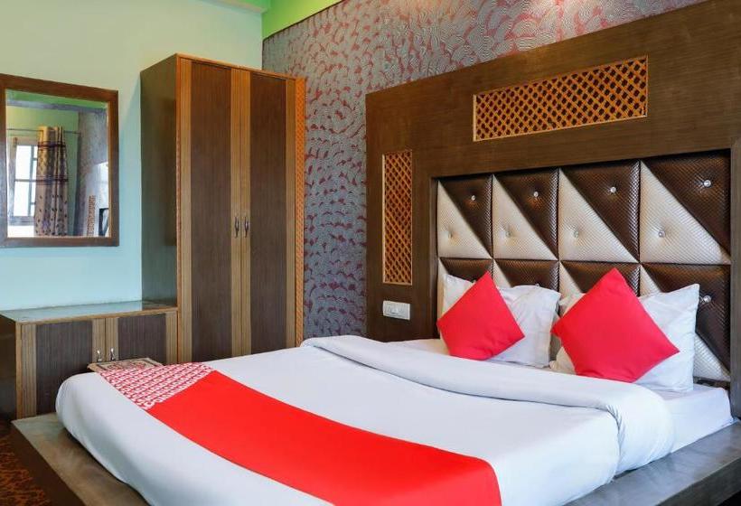 Отель Capital O Sobo Central