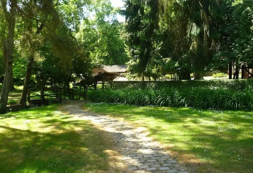 Majatalo Domaine De La Geneste