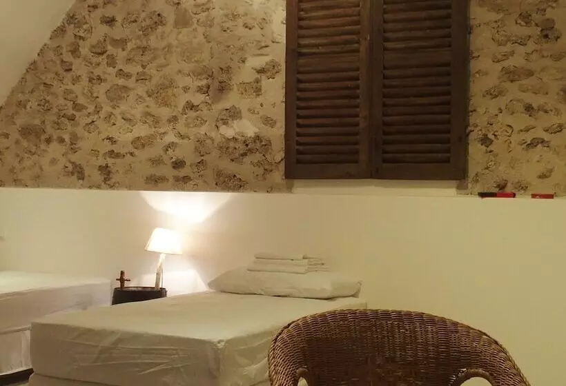 Majatalo Domaine De La Geneste