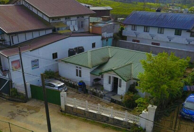 ペンション Zion White House