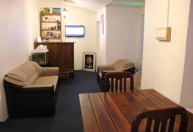 ペンション Zion White House