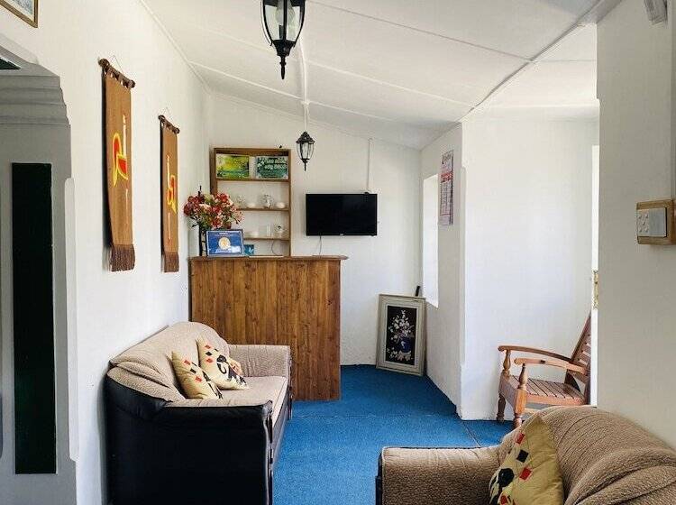 ペンション Zion White House