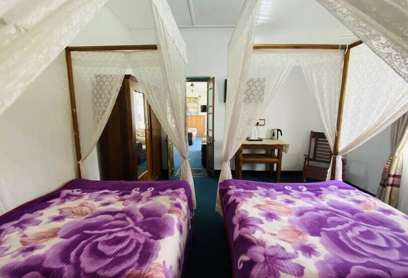 ペンション Zion White House