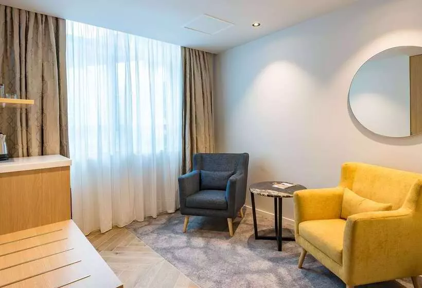 Отель Airedale Boutique Suites