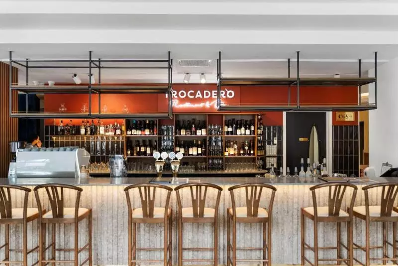 Отель Airedale Boutique Suites