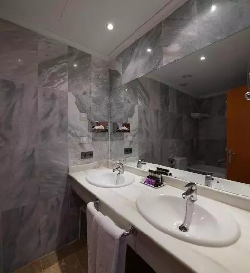 בית מלון כפרי Artmadams