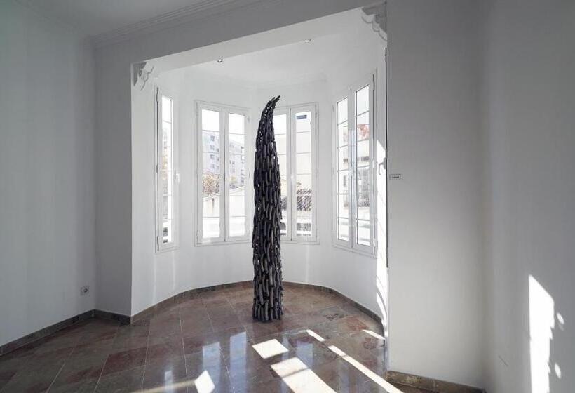 Отель Artmadams