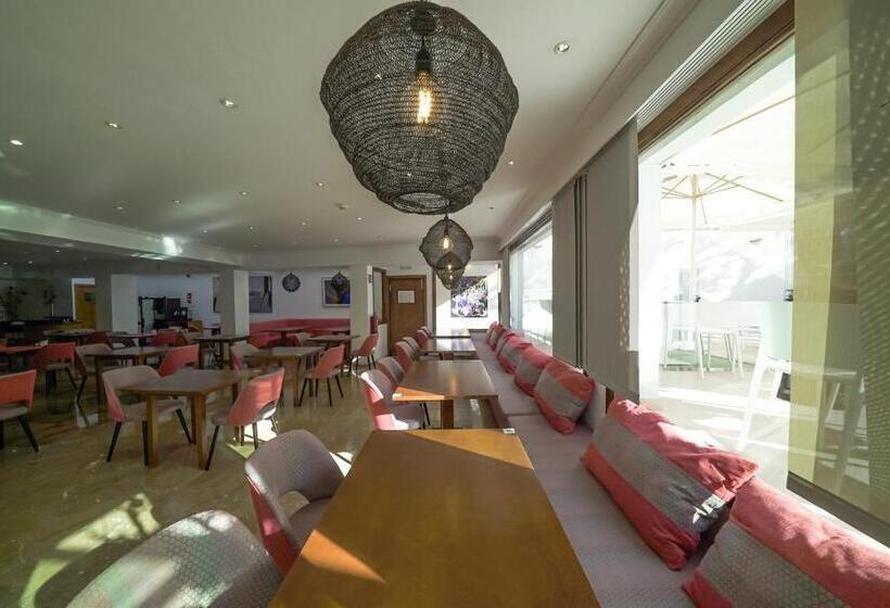 Отель Artmadams