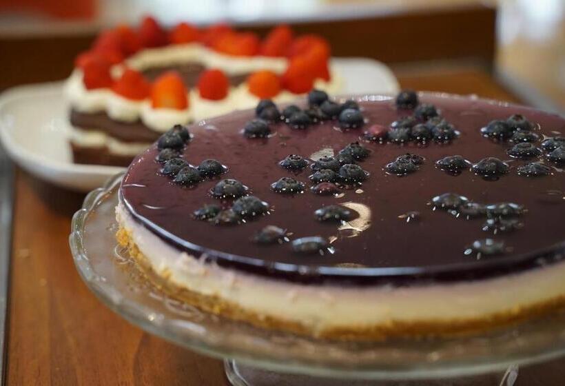 Отель Artmadams