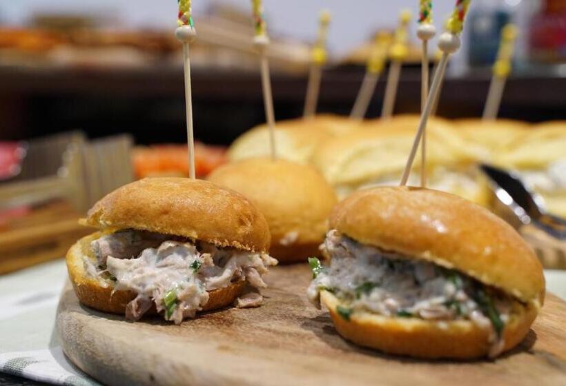 Отель Artmadams