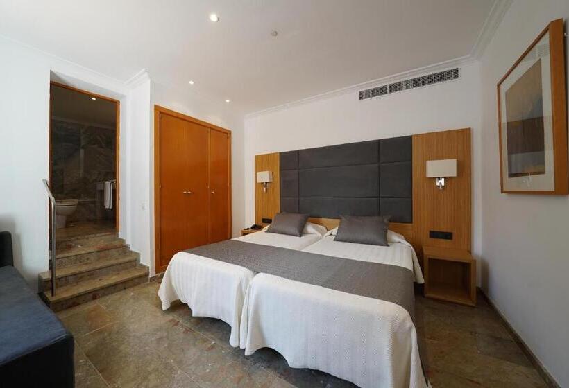 Отель Artmadams