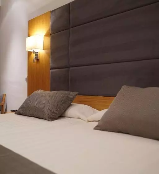 בית מלון כפרי Artmadams