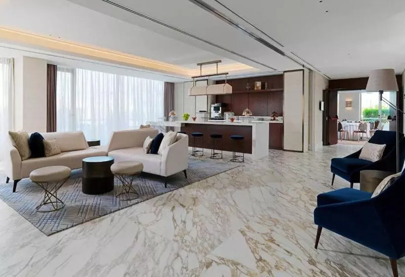 Отель Athens Marriott