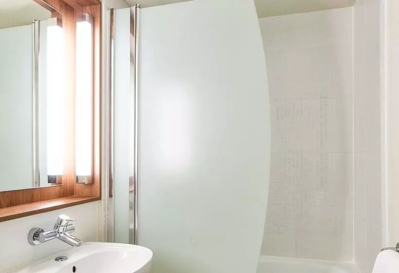 فندق Campanile Château Thierry