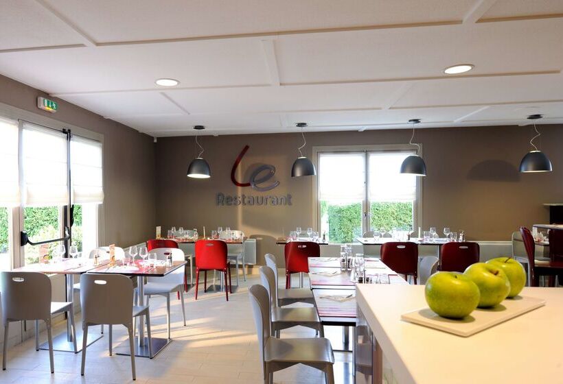 בית מלון כפרי Campanile Château Thierry