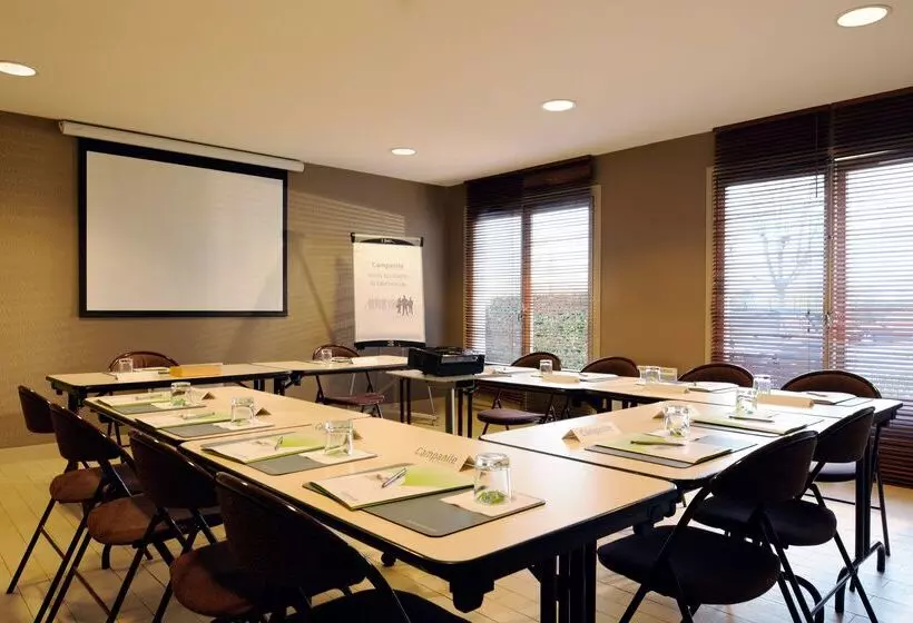 فندق Campanile Château Thierry