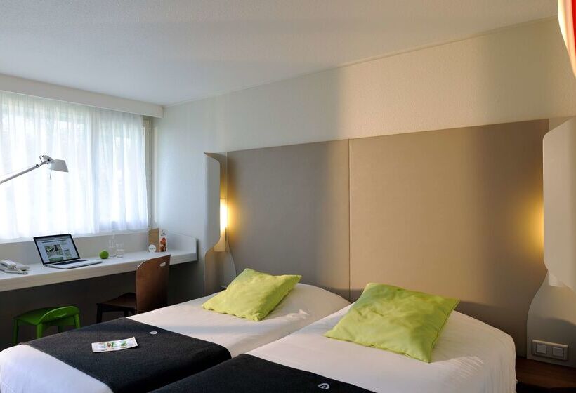 בית מלון כפרי Campanile Château Thierry