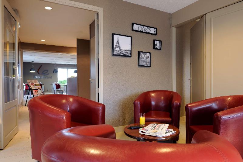 בית מלון כפרי Campanile Château Thierry