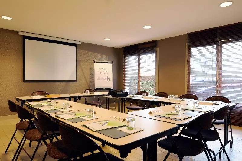 فندق Campanile Château Thierry