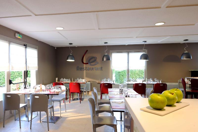 בית מלון כפרי Campanile Château Thierry