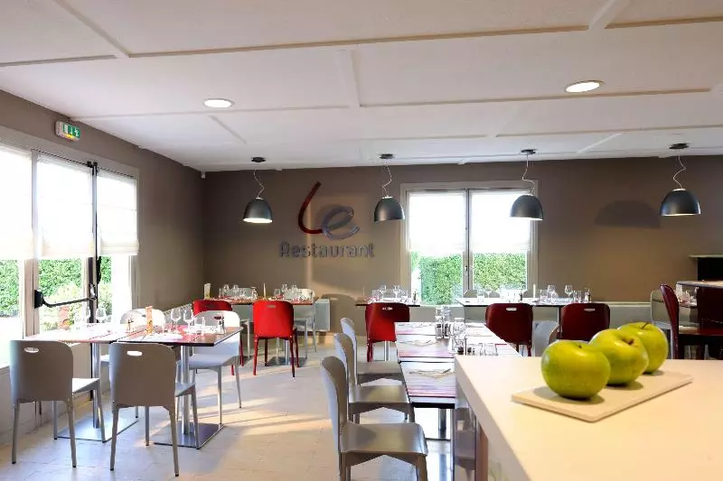 فندق Campanile Château Thierry