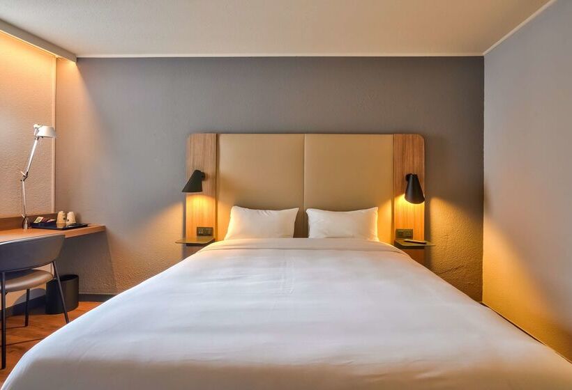 Hotel Campanile Paris Ouest Pont De Suresnes