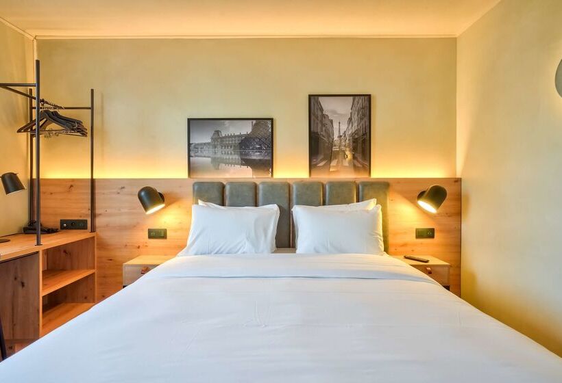 Hotel Campanile Paris Ouest  Pont De Suresnes